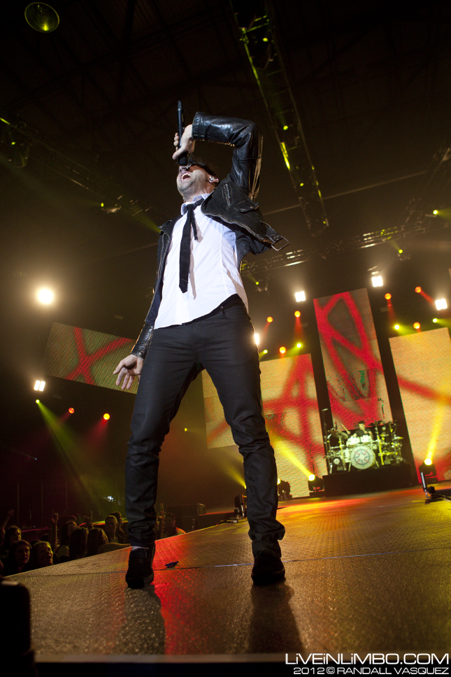 Hedley @ Barrie Molson Centre