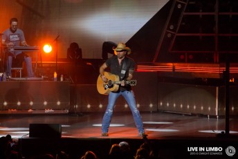 Jason Aldean at Molson Canadian Amphitheatre