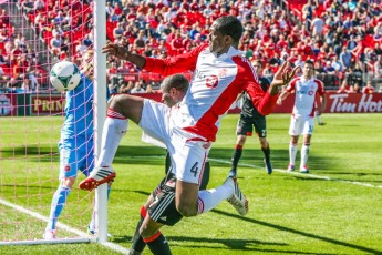 Toronto FC Cruise Past D.C. United