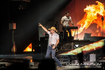 Jason Aldean at Molson Canadian Amphitheatre