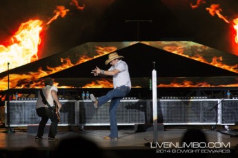 Jason Aldean at Molson Canadian Amphitheatre