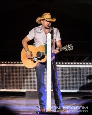 Jason Aldean at Molson Canadian Amphitheatre