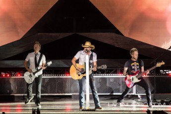 Jason Aldean at Molson Canadian Amphitheatre
