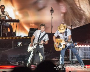 Jason Aldean at Molson Canadian Amphitheatre
