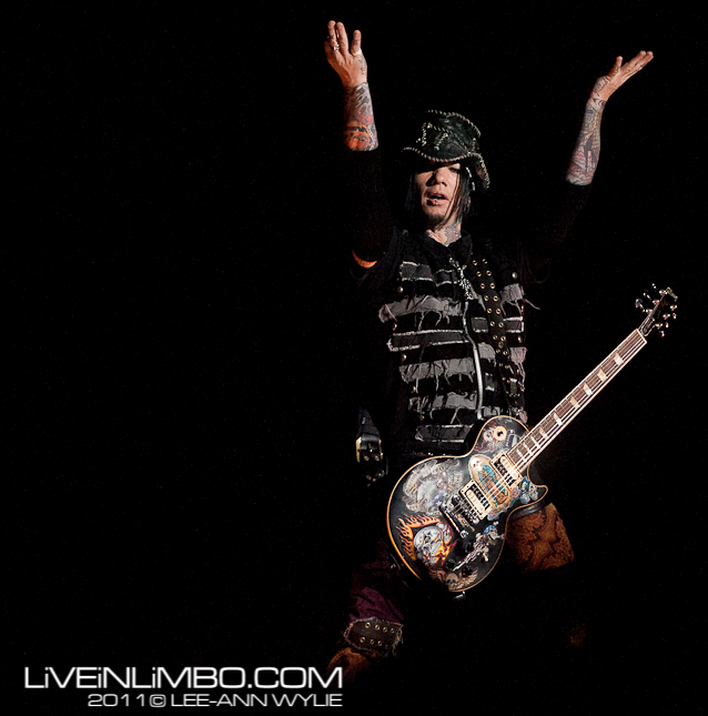 Guns N' Roses at Copps Coliseum Hamilton Concert Photos